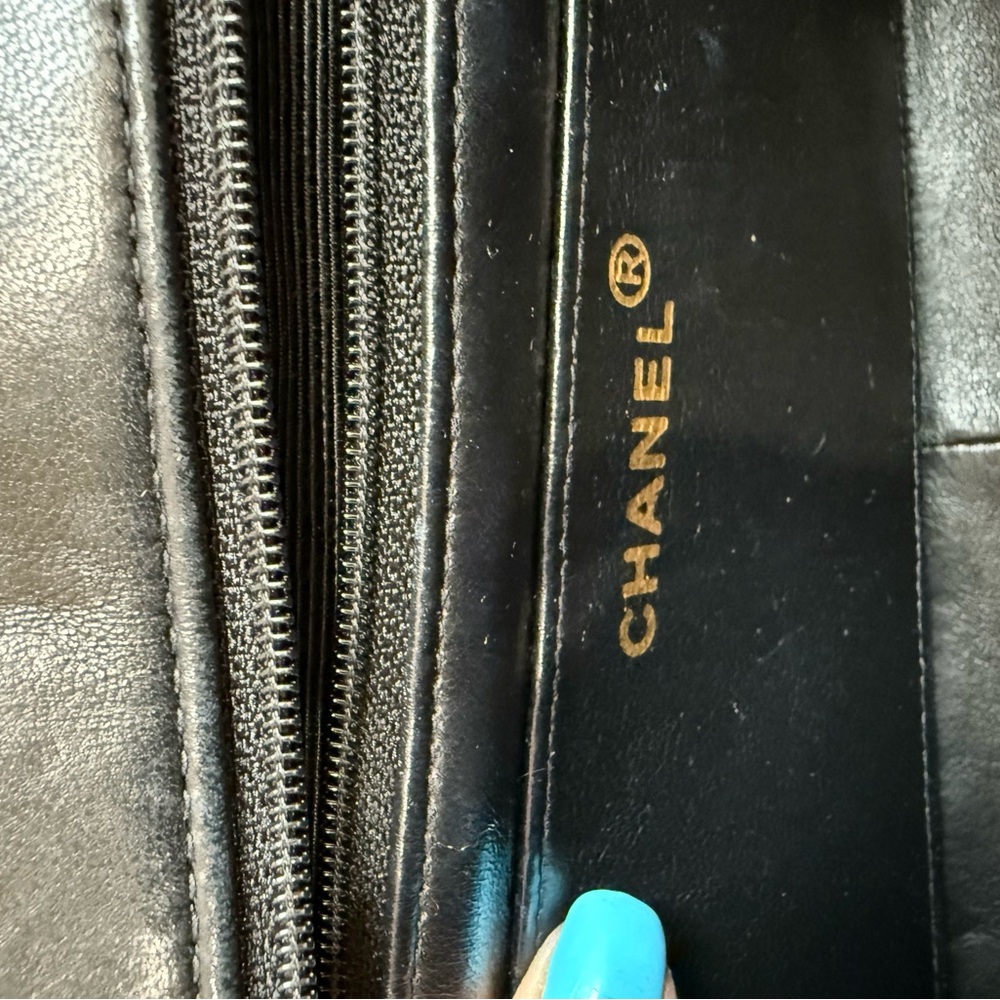CHANEL Diagonal Quilted Black Patent Leather Shoulder Bag - Picture 16 of 16